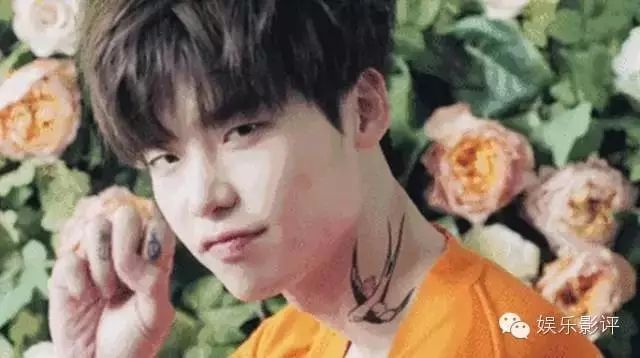 杨洋王俊凯帅哭观众,赵薇也抢敬业福,春晚精彩吐槽都在这