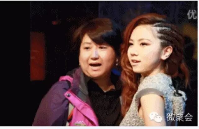 ➿邓紫棋姑娘,你这样在蜡像馆里吓人真的好吗?