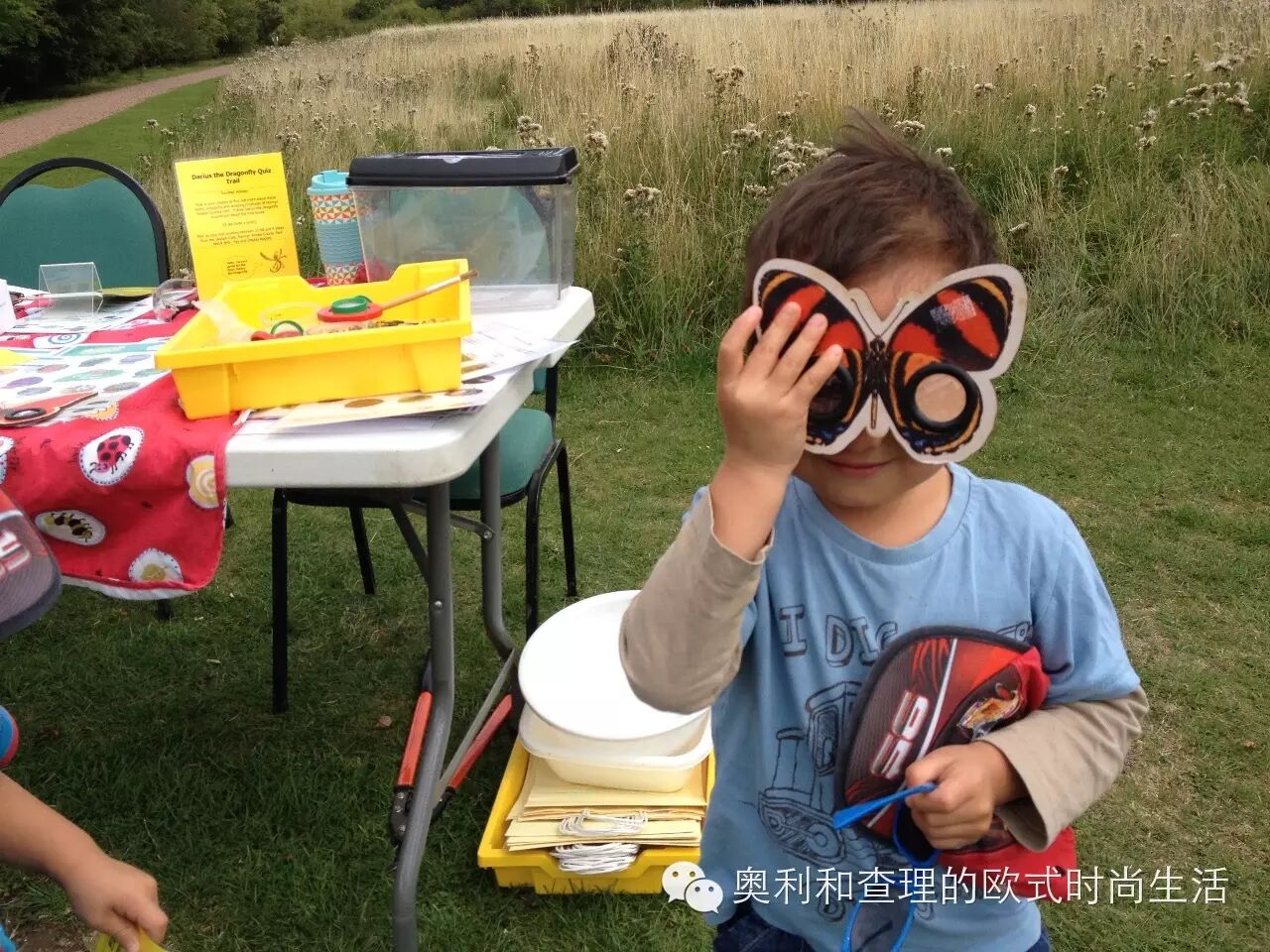 英国小朋友暑期在自然中学习昆虫知识，老妈狂补生物课！