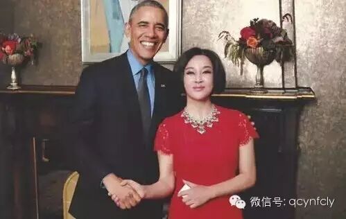 刘晓庆与奥巴马的合影,她把翡翠戴出了国际范.