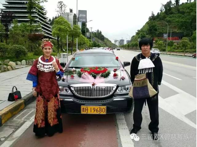 熊朝忠、陈小春等明星纷纷发来祝福视频,王飞鸿幸福了