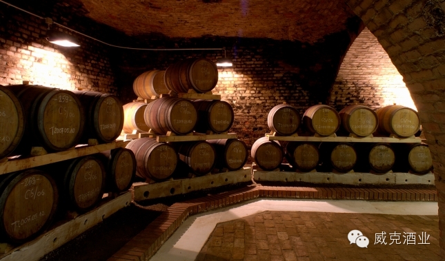 来自匈牙利最大酒庄的酒中珍品——维拉尼•酷威！