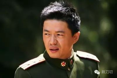 段奕宏——《士兵突击》 《士兵突击》是段奕宏的成名之作,他饰演的