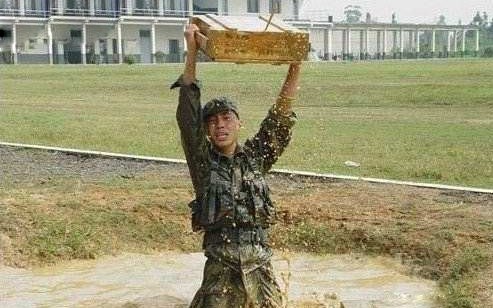 对他们,我们必须心怀敬意 - 遷客樵夫 - 遷客樵夫