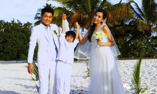 张梓琳晒鞋!周杰伦变大肚!孙俪出算术题!明星夫妻宣布怀孕的方式真特别