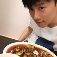 张杰直播做个饭就破纪录了!不过我的重点是,谢娜很有口福啊!