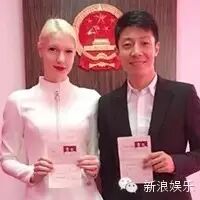撒贝宁结婚了!比起新婚妻子神似泰勒,更好奇为啥李荣浩...