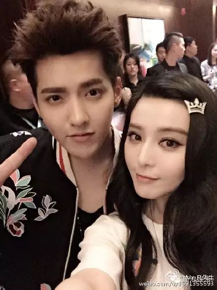 吴亦凡突变画风,帅哥变酷妹,粉丝大呼"胸太小"!