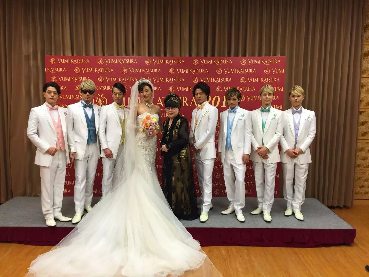 桂由美新春婚纱发布会 华人频道