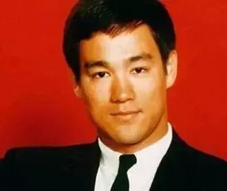 揭秘:李小龙父子之死真相,跨越两代人的风水暗杀!