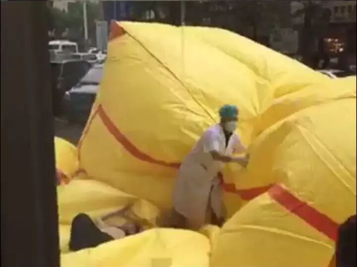 是谁在逼灯饰老板“跳楼”？