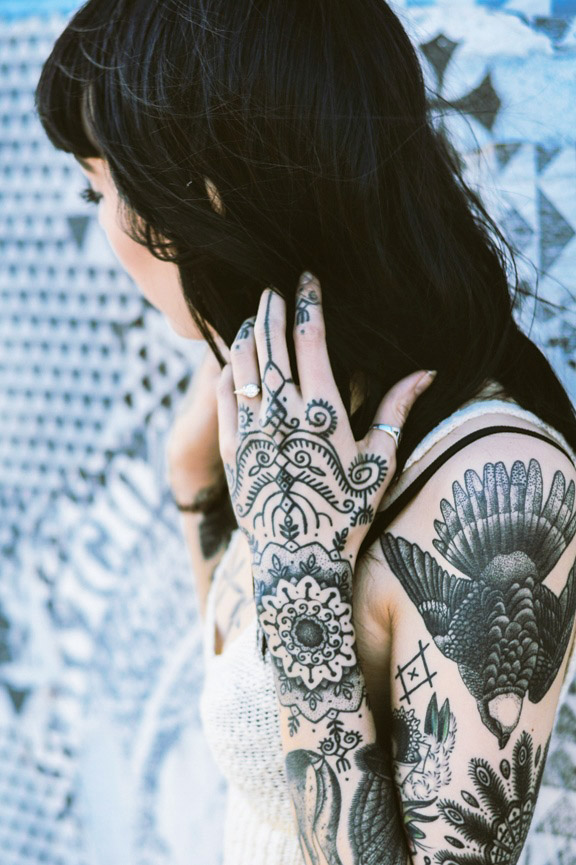 风格特立独行模特兼纹身师 Hannah Snowdon