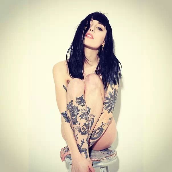 风格特立独行模特兼纹身师 Hannah Snowdon