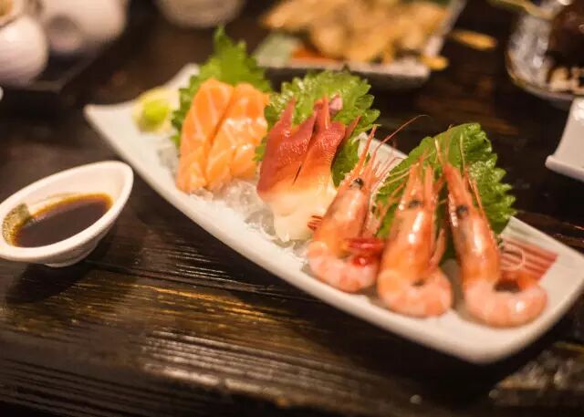 刺身拼盘材料名称_食材拼盘有刺身吗_刺身拼盘有哪些食材