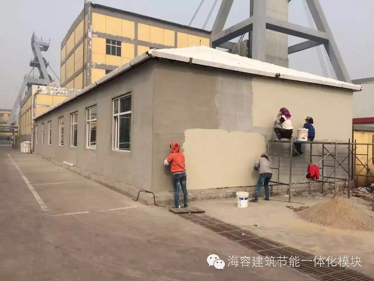 泡沫建房轻钢房施工现场