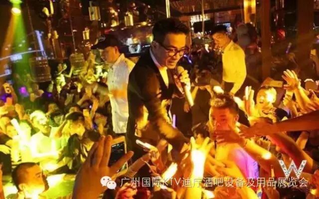 陈小春空降海口W音乐秀酒吧 古惑仔不减当年