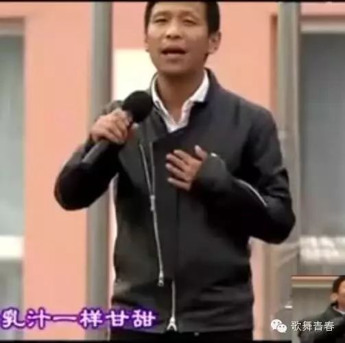 宋小宝翻唱腾格尔《蒙古人》真心好听,可惜听不够啊!