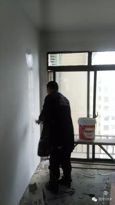地板橫著(zhù)鋪還是豎著(zhù)鋪_臥室地板橫鋪還是豎鋪_車(chē)內鋪木地板要多少錢(qián)