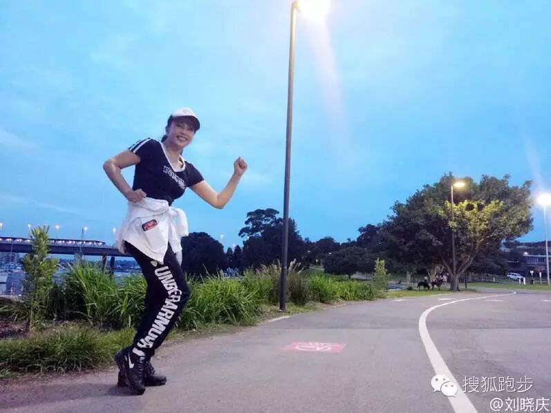 60岁的刘晓庆晒跑步照,身材还是这么好!