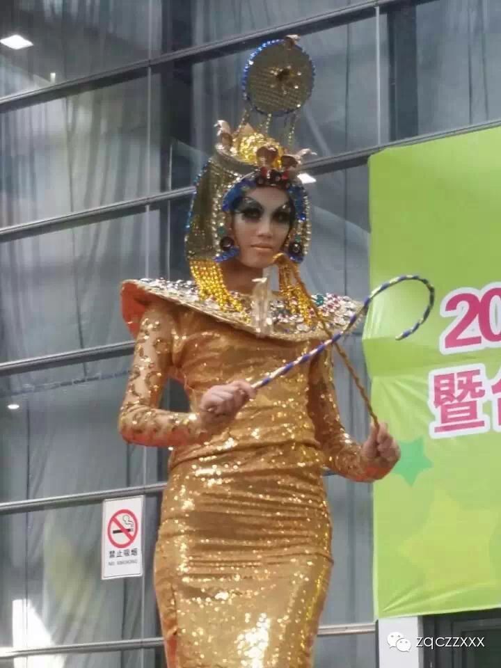 2014南寧名品推廣周暨臺(tái)灣精品展上的精彩創(chuàng)意服裝秀