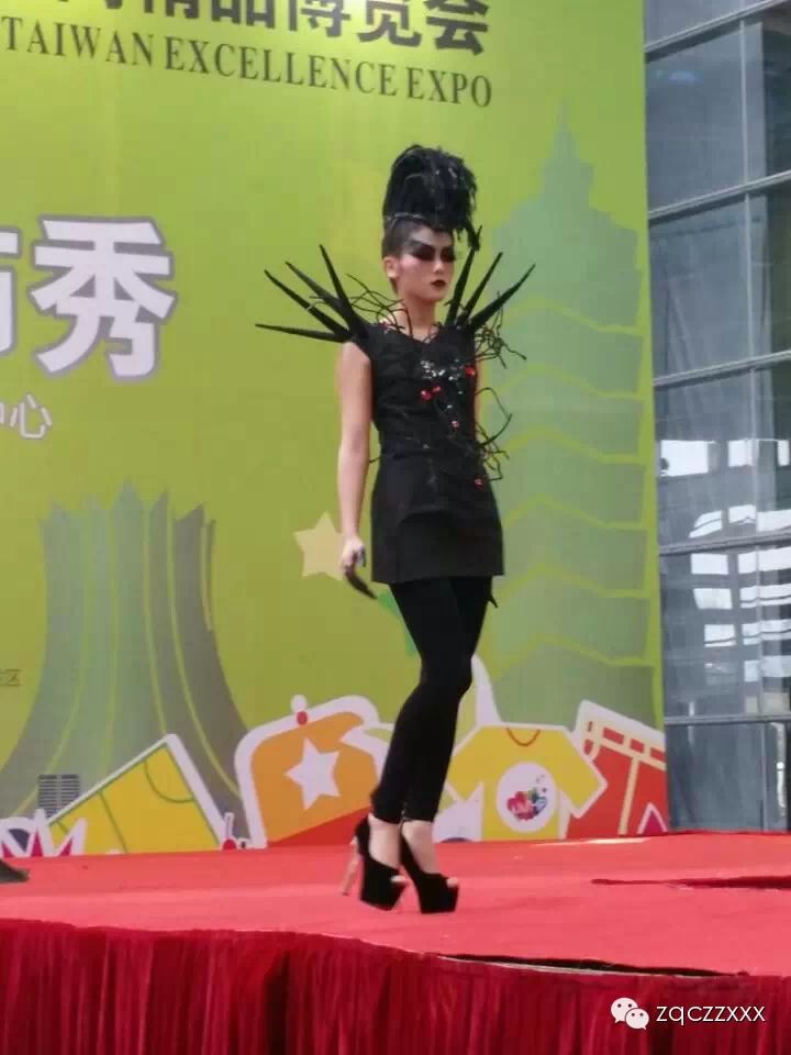 2014南寧名品推廣周暨臺(tái)灣精品展上的精彩創(chuàng)意服裝秀