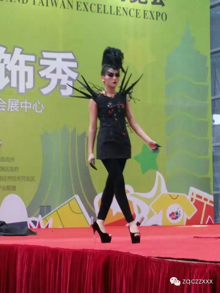 2014南寧名品推廣周暨臺(tái)灣精品展上的精彩創(chuàng)意服裝秀