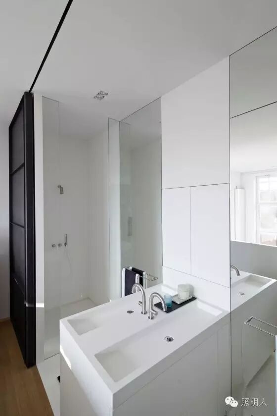 【室内设计】荷兰一座工业风格的寓所