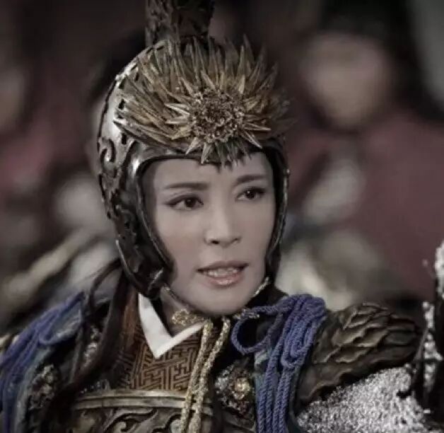 有人@你,刘晓庆喊你参加女王接驾活动啦!