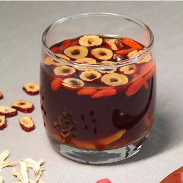 黑糖姜丝红枣茶