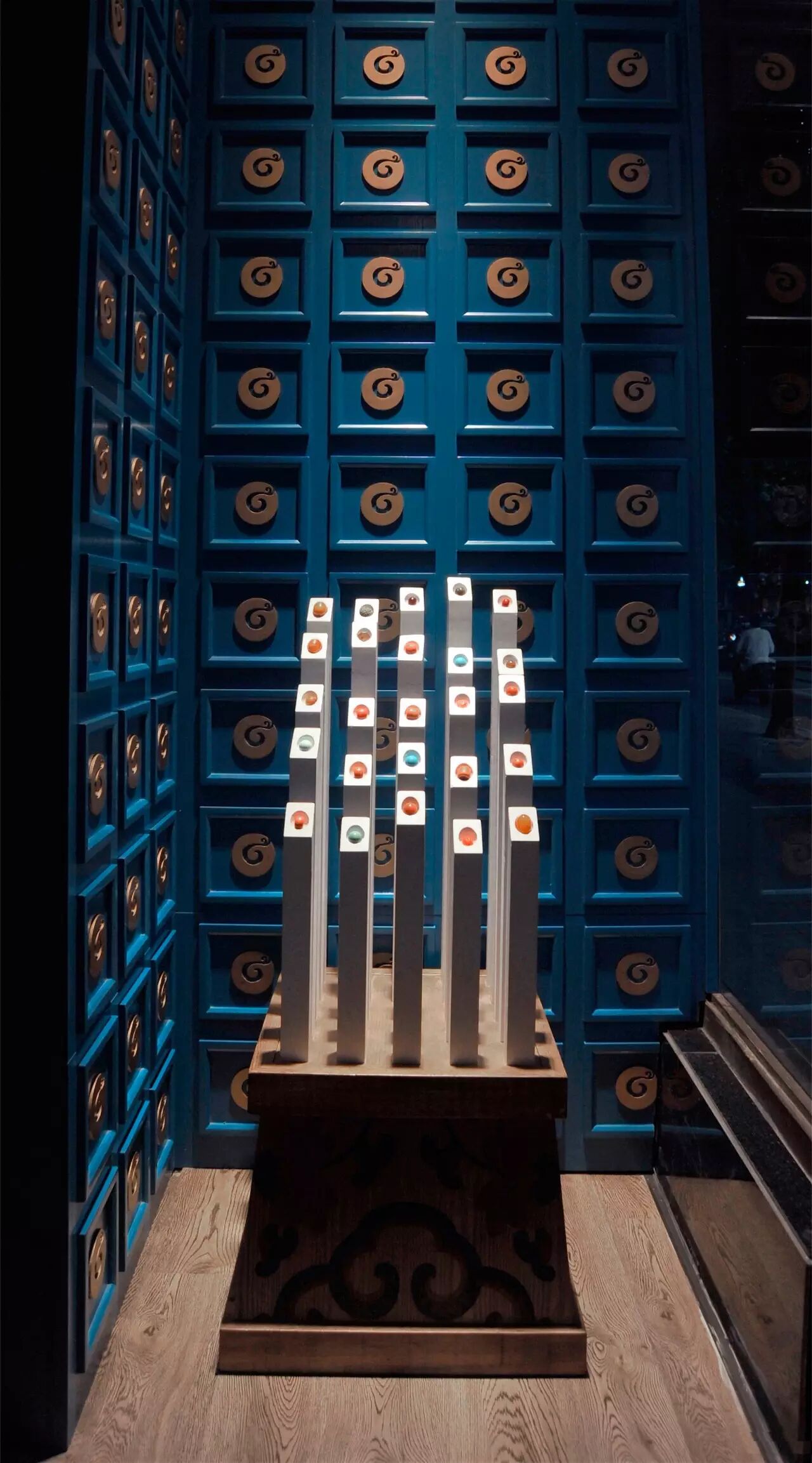 古格天韵藏传文玩珠宝店设计