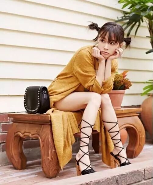 她在《欢乐颂》中狂追王凯,贾乃亮前女友,穿着品味不输...