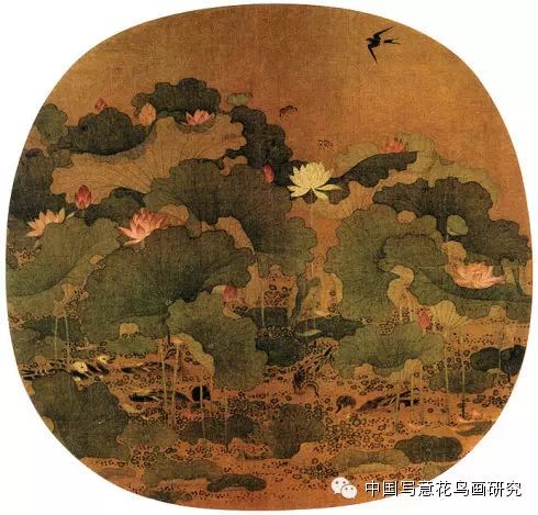 中国画家画荷,实是源远流长,宋代的画家(佚名)就画过团扇《出水芙蓉