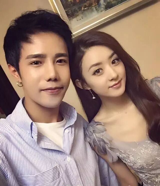 赵丽颖参加了亲弟弟的婚礼,天呐!她弟弟居然长这样?!