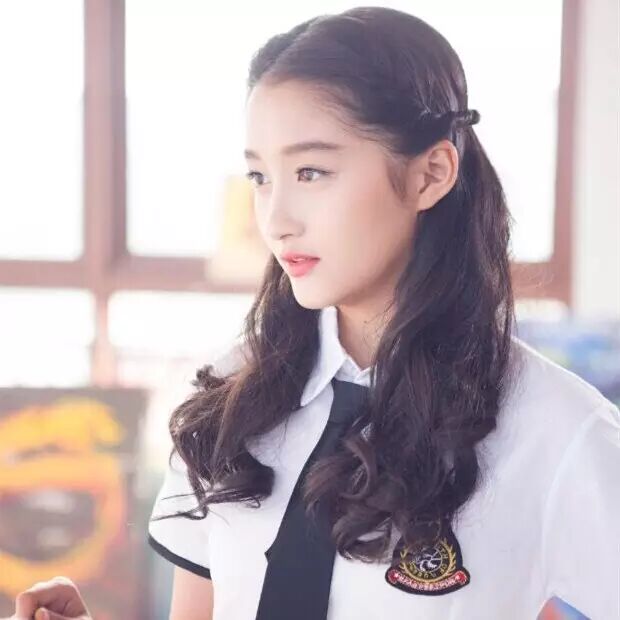 关晓彤,你腿怎么那么长?