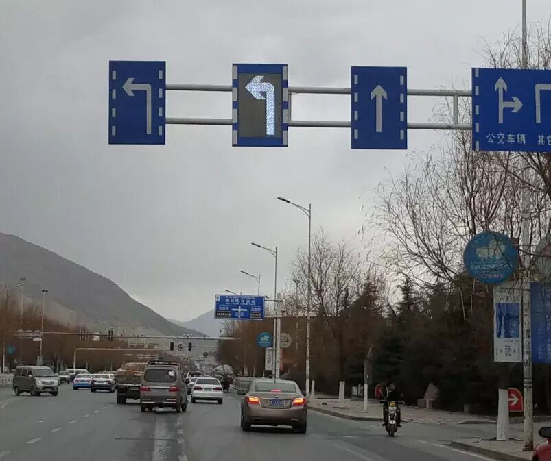 导向车道线_可变导向车道线是什么意思_可变导向车道线