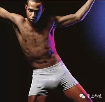 穿内裤好看的男人去踢球了625 / 作者:@掌上恭城 / 帖子ID:102667