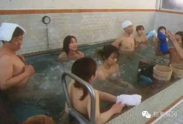 日本男女混浴场所仅存500家，男女混浴的路还能走多长……