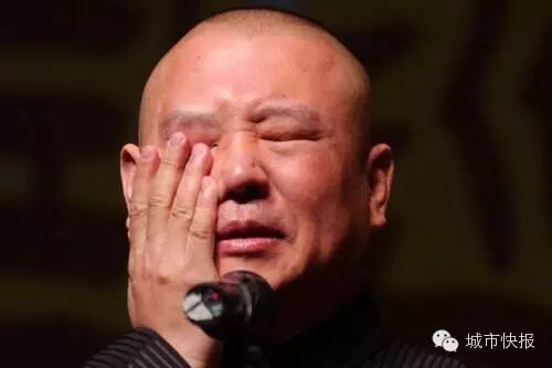 男子开“七手”夏利飙车 撞人后投案