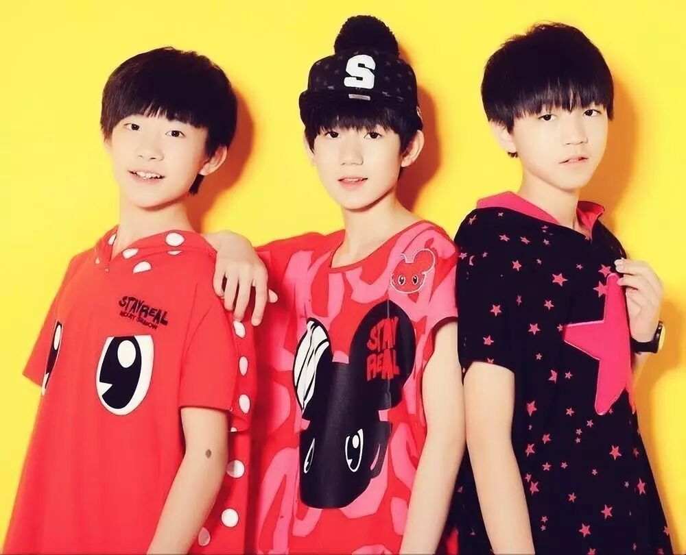 TFboys出道前街头视频曝光……