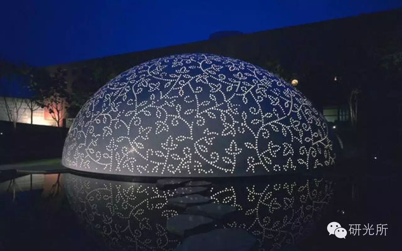 为了让度假酒店起死回生，他做了一个这样的设计！