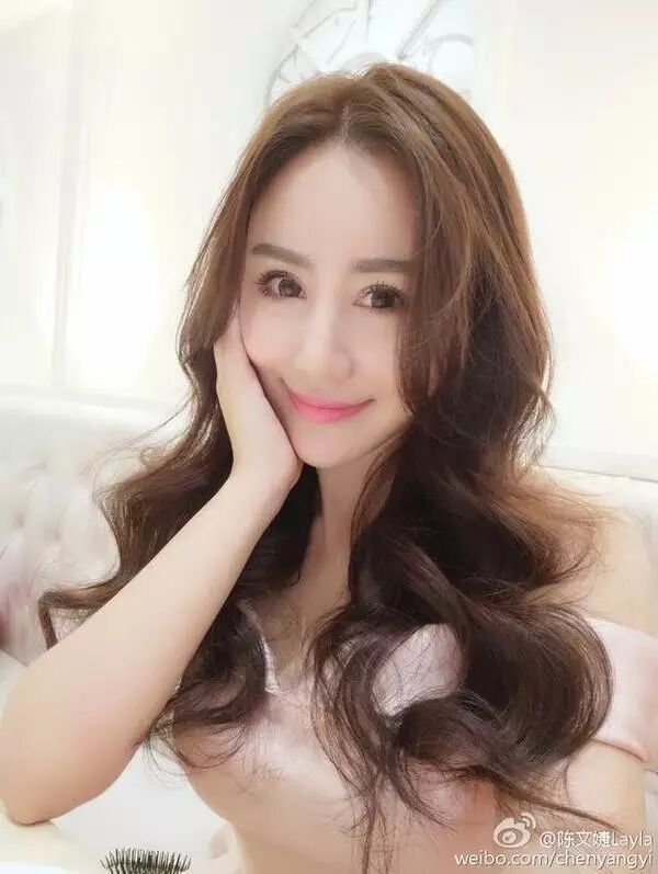 说真的,王思聪找女友的审美确实不如陈冠希