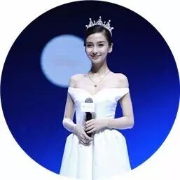 别羡慕刘诗诗的天鹅颈了 穿好露肩装就能和她一样美!