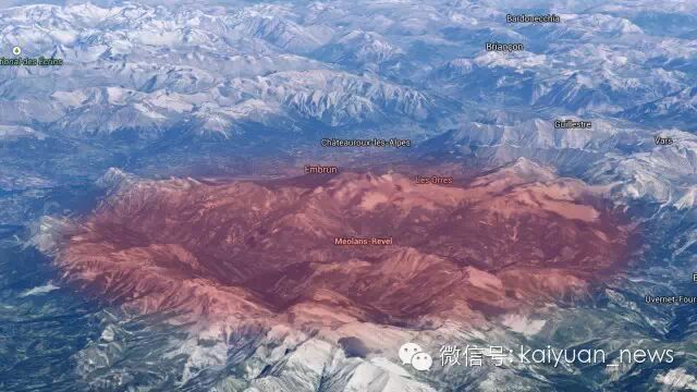 飞机坠机地点。