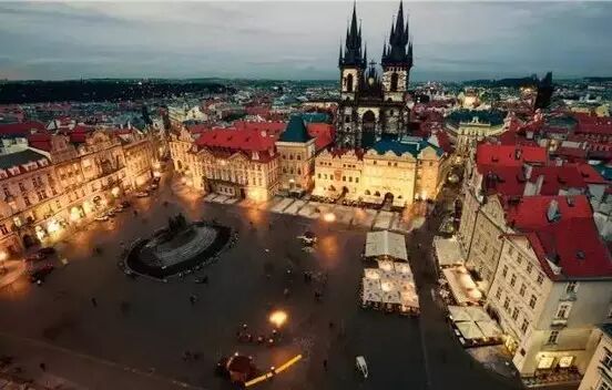 汪涵说:这地儿,跟我太太一样美