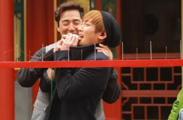 郭京飞、金圣洙、安七炫《叮咯咙咚呛》为学京剧 互吃口水为哪般?