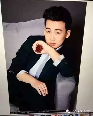 郭德纲儿子怒减70斤蜕变小鲜肉,你还好意思继续胖吗?