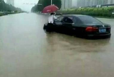 河南多地深陷强暴雨!