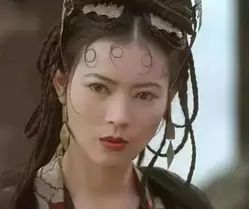 她曾貌美惊人红过林青霞,周星驰吴启华曾深爱过她,如今...