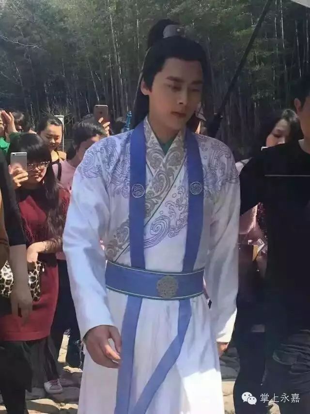 杨紫和李易峰在永嘉拍剧,据说明天他们在永嘉的...