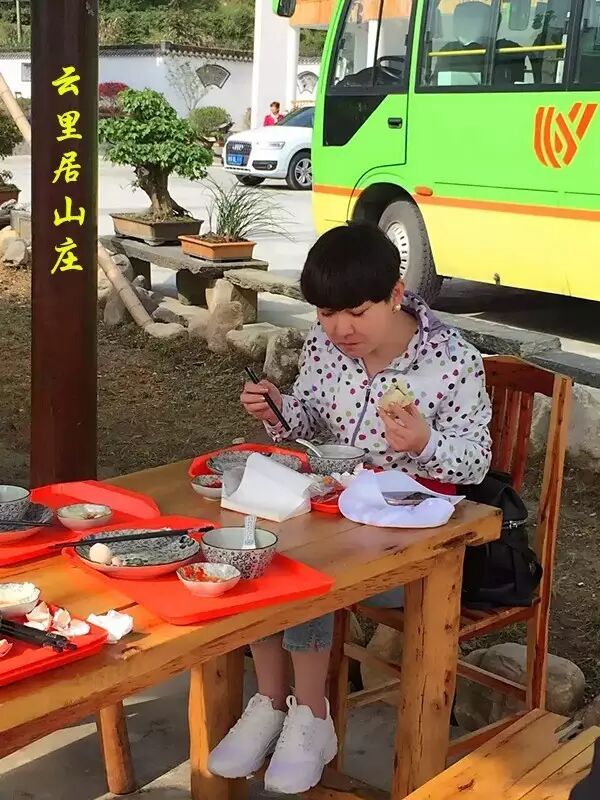 胥午梅长得年轻_胥午梅与朱广权_胥午梅